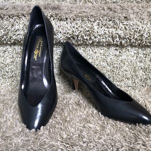 Vintage Etienne Aigner Pumps